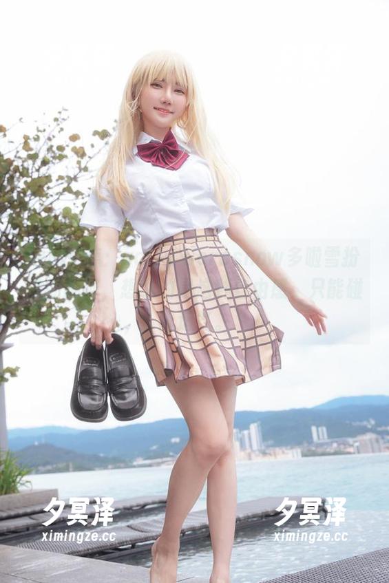 原图聚焦：sally dorasnow多啦雪扮演的黑猫，想说的是这种自由感，只能碰碰运气。